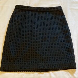 🎀 5/$20 🎀 Banana Republic black skirt with cutout design size 00P